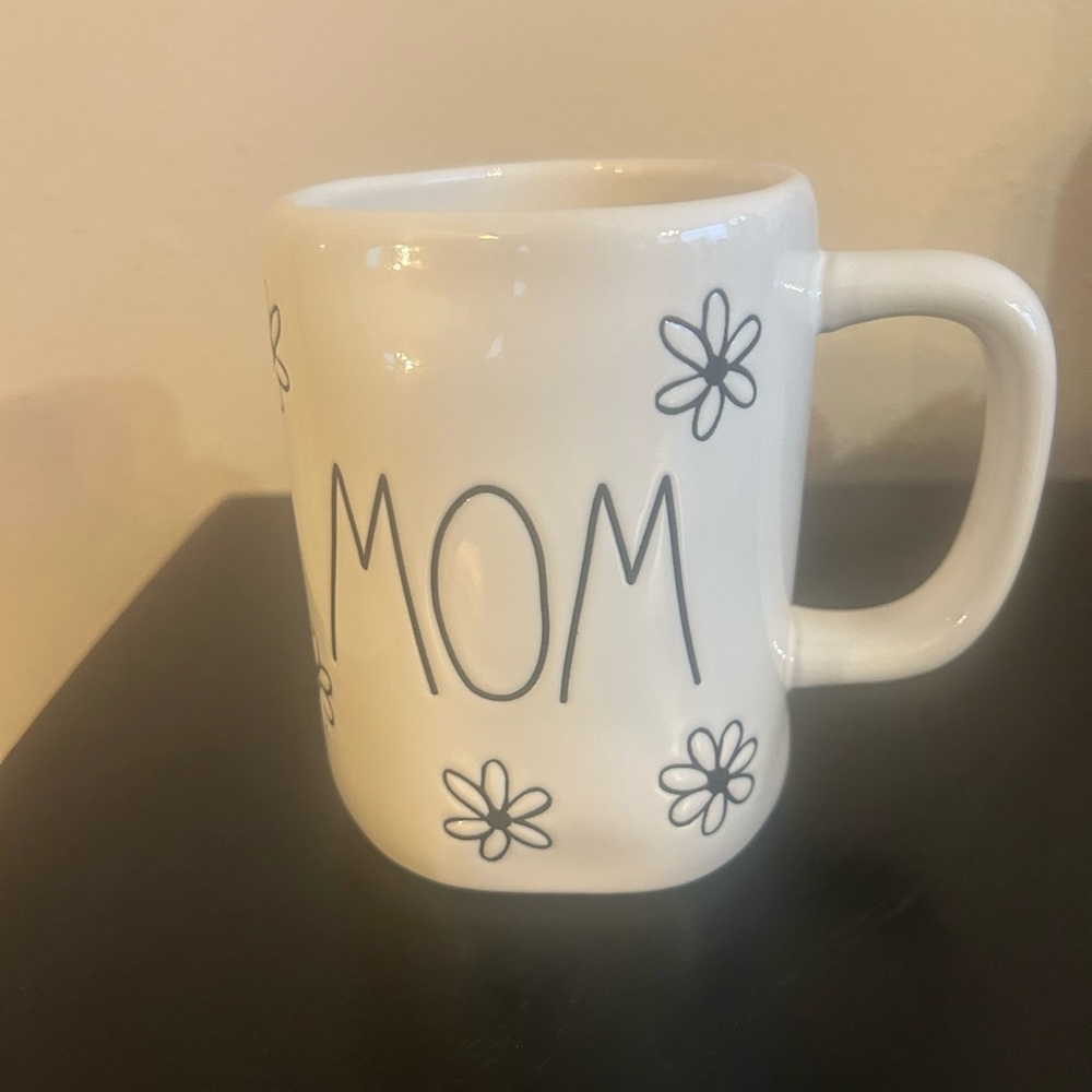 Rae Dunn MOM Mug